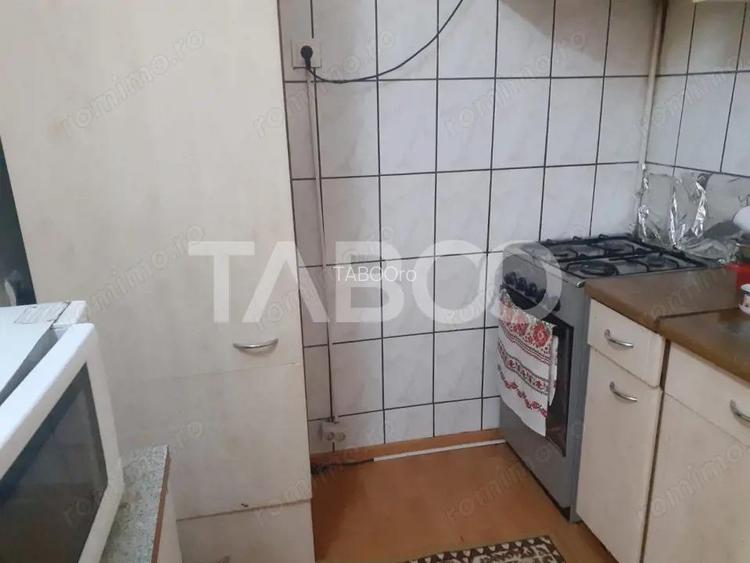 Casa 6 camere 3 bai curte si gradina 400 mp panouri fotovoltaice