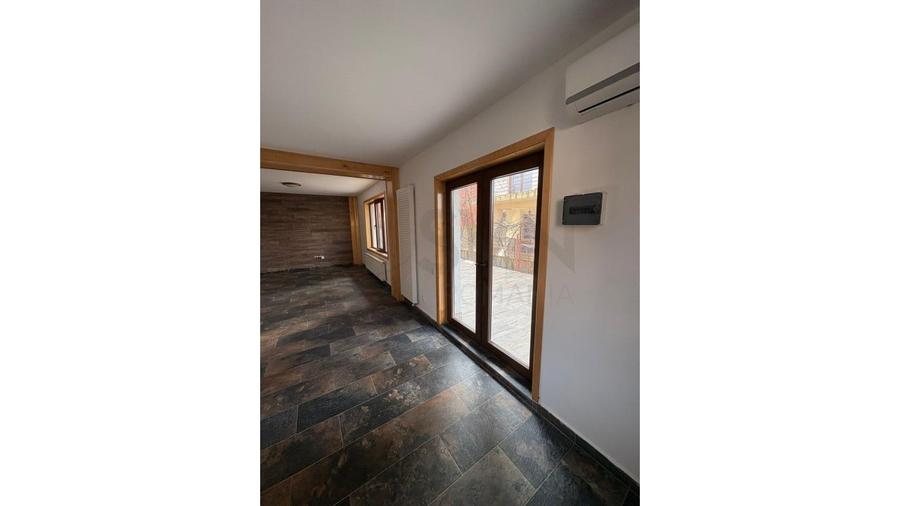 REV2005589 Casa 6 camere de vanzare Ghencea - 10