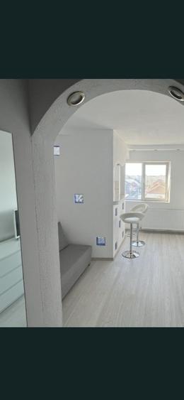 Garsoniera moderna- Tractorul- langa Coresi Mall - 1