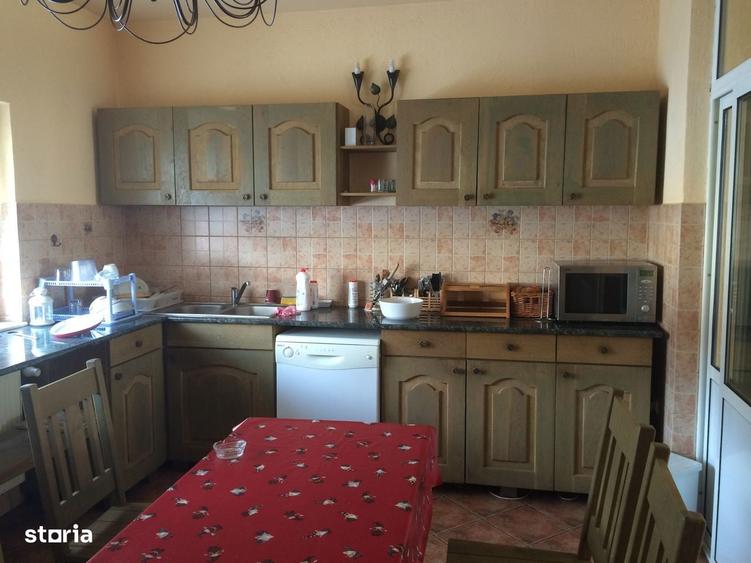 Pensiune de Vanzare in Moeciu de Sus - 13 Camere - pe Malul Raului - 10