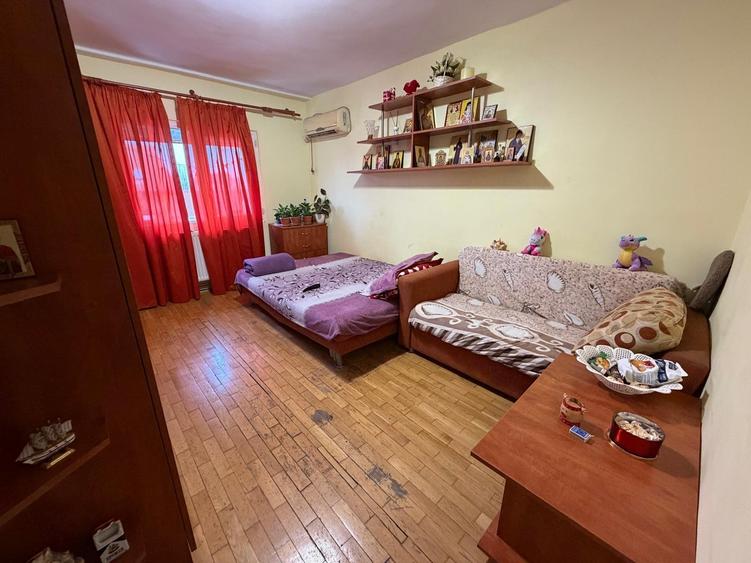 Garsoniera de Vanzare Gorjului Bloc 1981 etaj 3/4 - 1