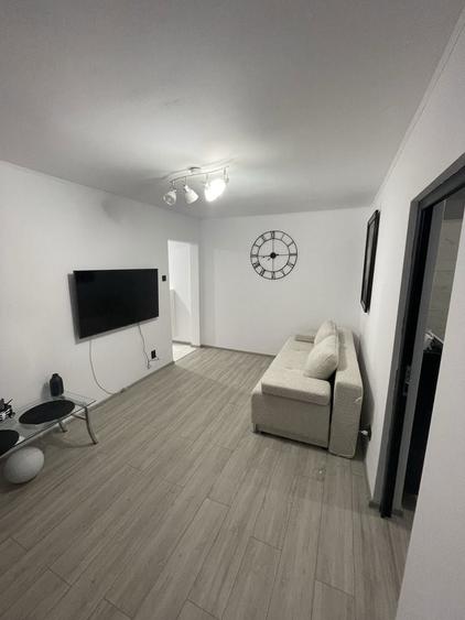 Apartament 40mp 2 camere, ostroveni etaj 3 renovat total, centrala ter - 2