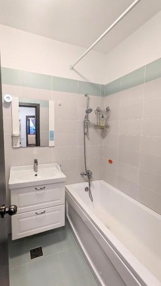 Direct proprietar | 3 camere | Et. 5/6 | 72,6 mp (84,7 mp total) | Parcare - 13