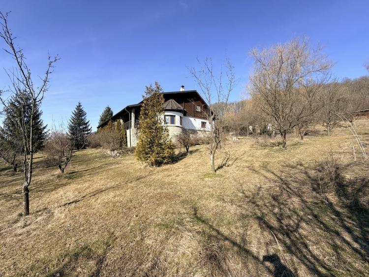 Refugiu Exclusivist Prahova Casa cu 5.2 ha, Panoramă Pârâu și Potențial Turistic - 3