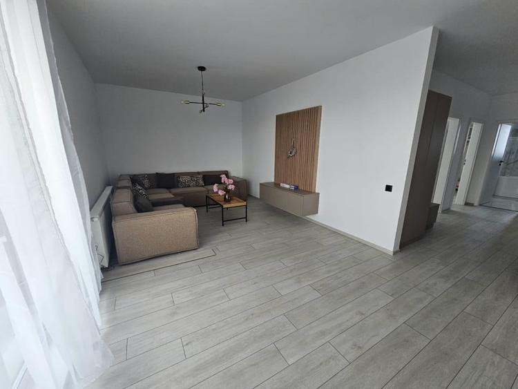 Apartament  cu 3 camere,2bai si 2 parcari - 4