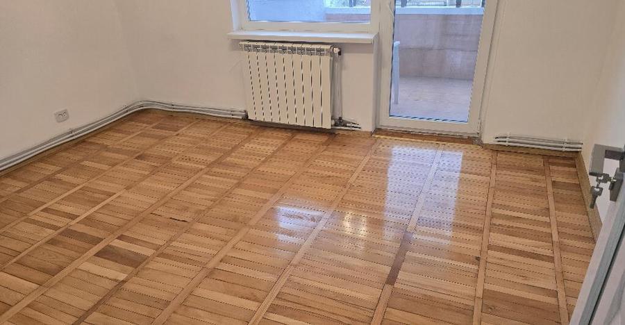 Vand apartament 4 camere decomandat in Deva, zona 22 Decembrie - 13