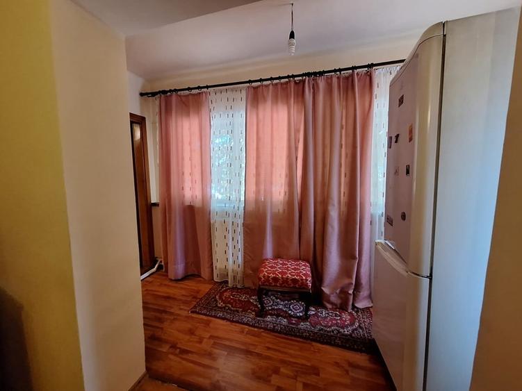 Frumusani, casa 6 camere 1000 mp teren DN4 2 centrale gaz 2 bucatarii - 7