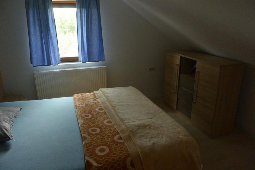 Casa P+E, la 15 km de Poiana Lacului, finisata, mobilata,  teren 7500mp, - 4