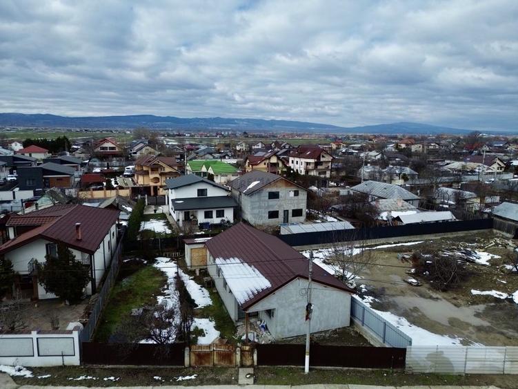 Casă cu 4 camere de vânzare - 1
