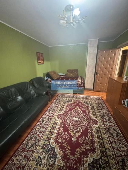 Apartament 4 camere de vânzare – zonă Școala 8 - 12
