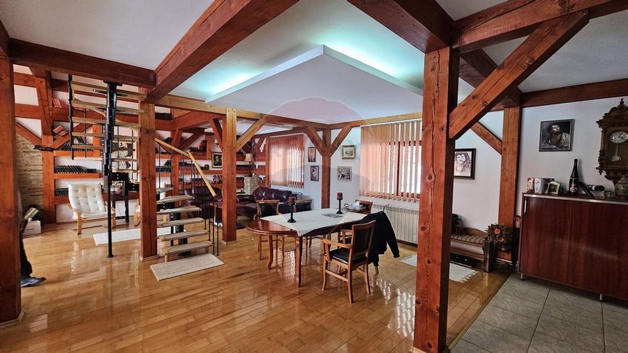 Vila de lux cu 4 camere de vanzare in Campulung Moldovenesc, Suceava - 5