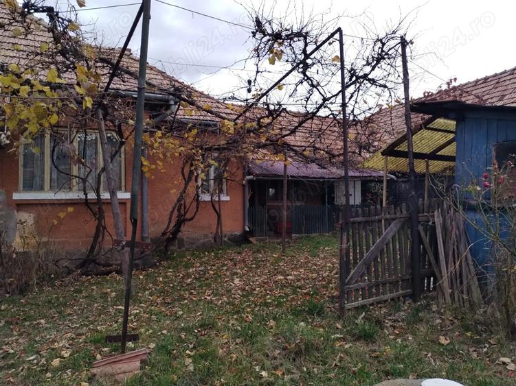 Casa de vanzare in comuna Hodac - 1