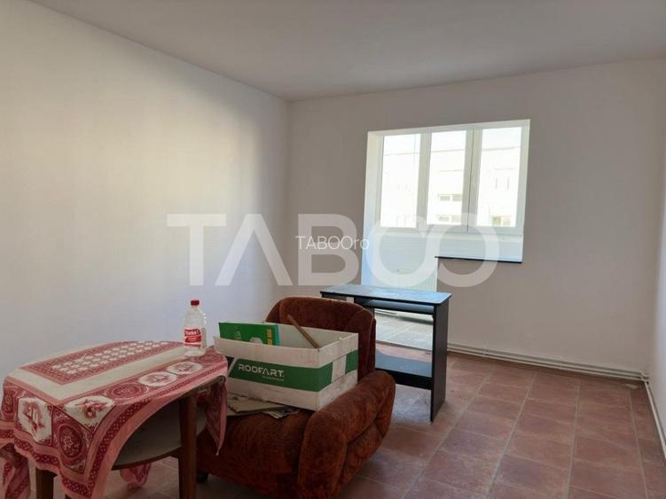Apartament cu 2 camere semidecomandat în Periferie