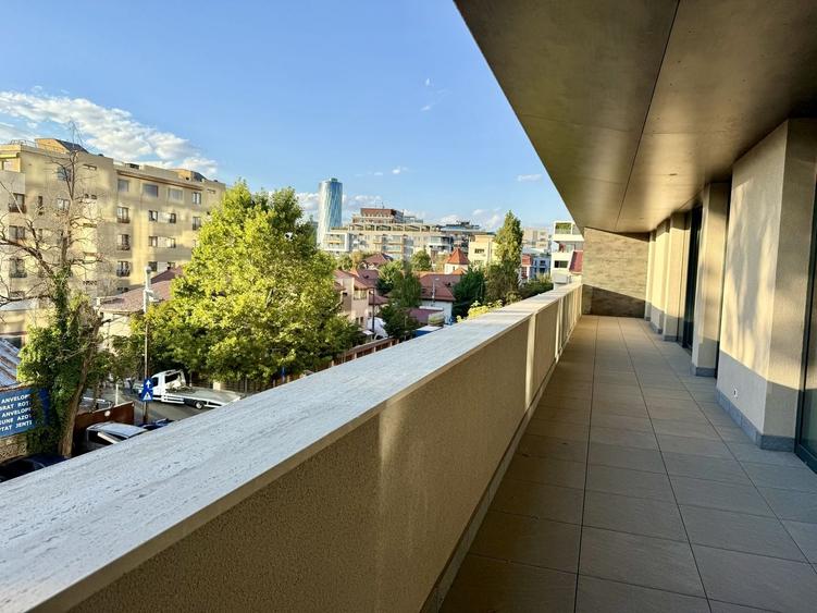 Apartament cu 4 camere în Floreasca