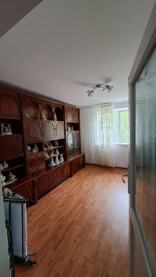 Vand casa la tara - 1