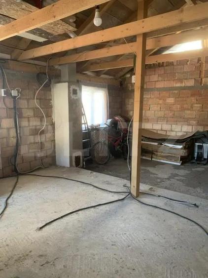 Casa de vanzare in Zarne?ti zona retrasa, langa rau ?i padure - 6