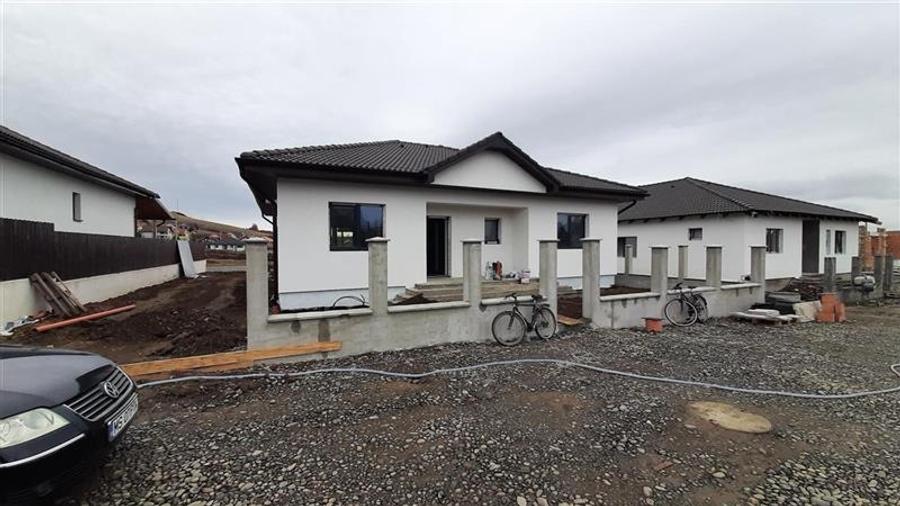 Casa de vanzare , 4 camere,5 arii teren, Sancraiul de Mures, semifinisat - 3