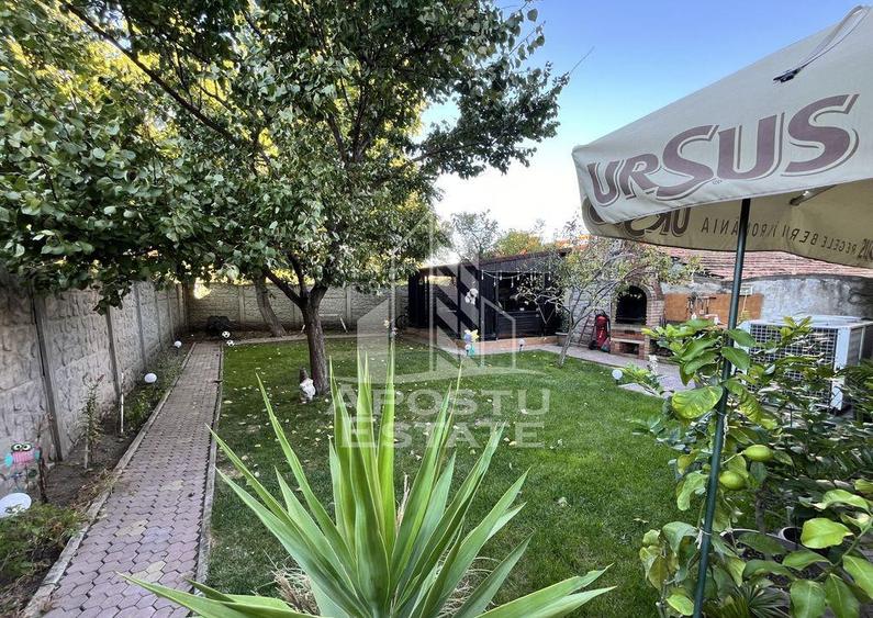 Pensiune in functiune, 12 camere plus un apartament, zona... - 2