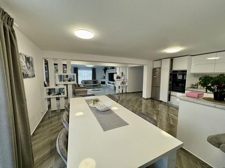 Casă Spațioasă de V&acirc;nzare &icirc;n Ghimbav | Două Apartamente | Teren 579 mp - 6