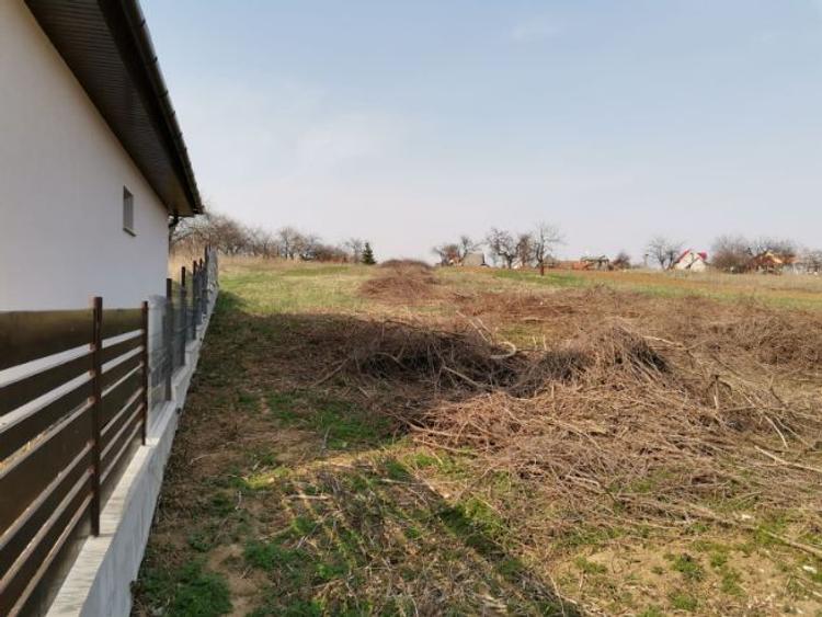 Teren intravilan cu front stradal de 25 ml, Cetariu, Bihor, 7 km de Oradea - 4