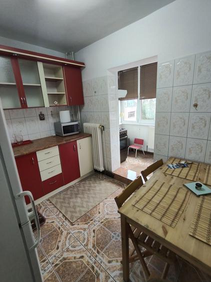 Inchiriez apartament 2 camere in cartier CFR - 1