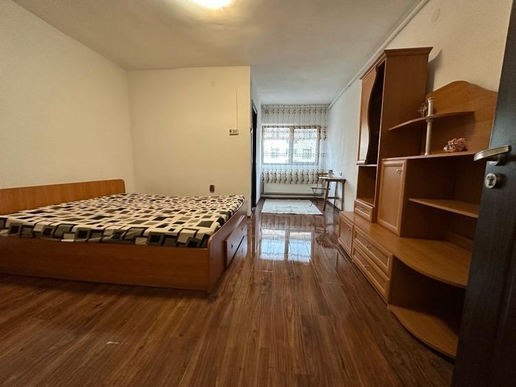 Vanzare garsoniera confort 1, pe strada 9 Mai, etajul 2 - 3