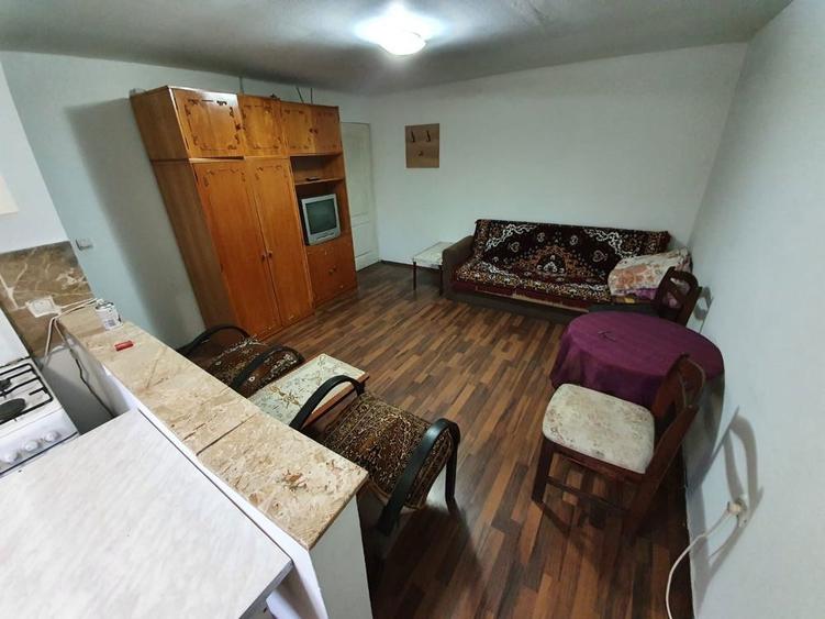 Inchiriez garsoniera la curte - 4