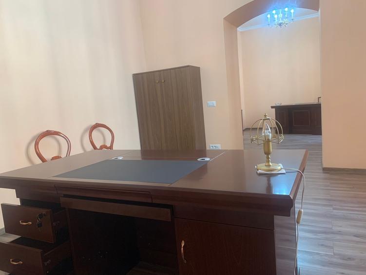 Birou 3 camere, complet renovat și mobilat, zona centrală – str. Paul Chinezu - 3