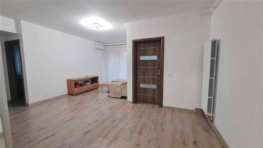Apartament cu 2 camere si loc de parcare langa  in bloc nou - 5