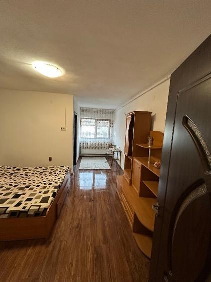 Vanzare garsoniera confort 1, pe strada 9 Mai, etajul 2 - 4