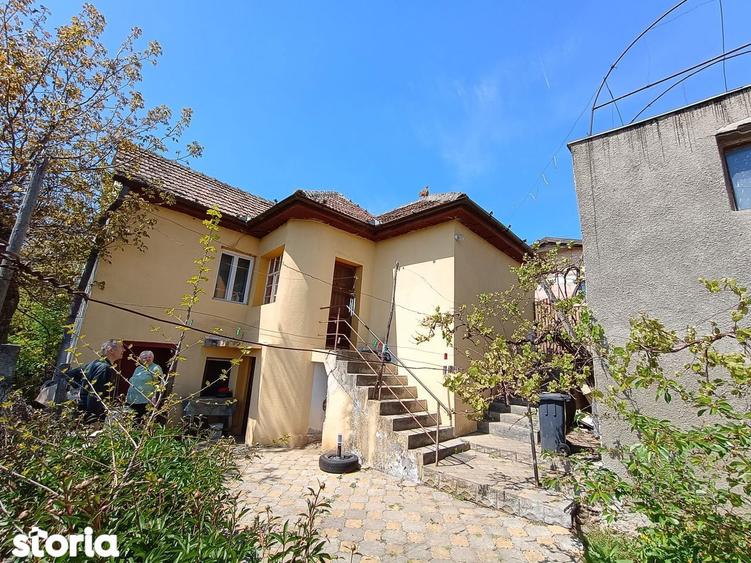 Casa cu 3 camere si garaj / str. PACII - 6