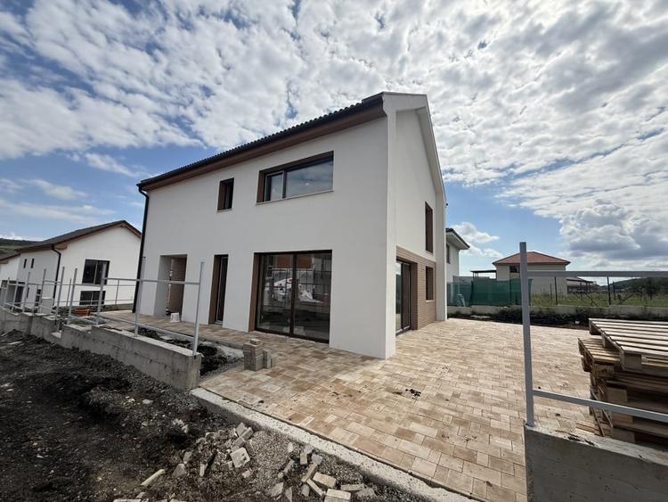 Casă individuală de vânzare în Chinteni - 1