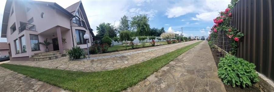 Vila de vanzare 260 mp cu anexe 40 mp si teren 1600 mp - 9