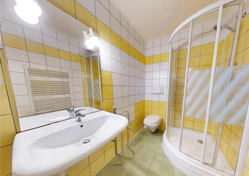 Volum arhitectural remarcabil:Sediu firma, Clinica,Investiti - 17