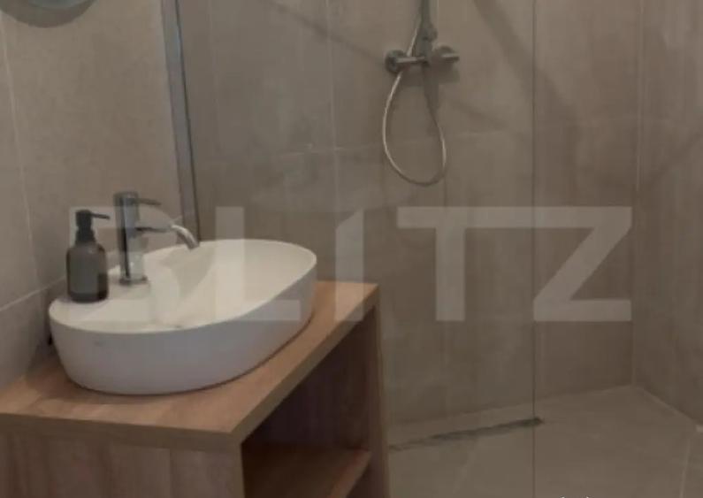 Apartament de vanzare, 56 mp, zona centrala - 1