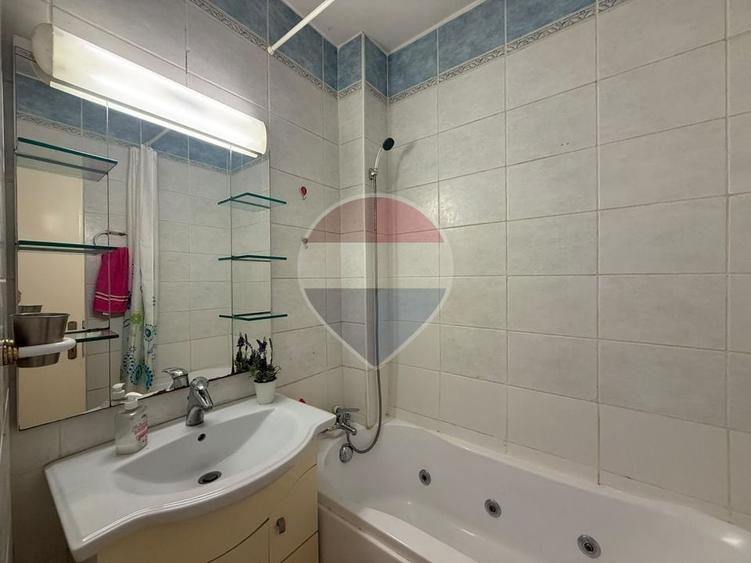 Apartament cu 3 camere semidecomandat, mobilat în Națiunile Unite