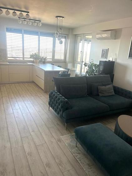 Penthouse cu 3 camere semidecomandat în Giroc