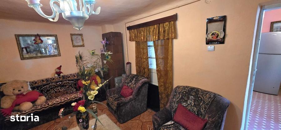 Casă cu 3 camere cu Teren 213 Mp în Alexandriei