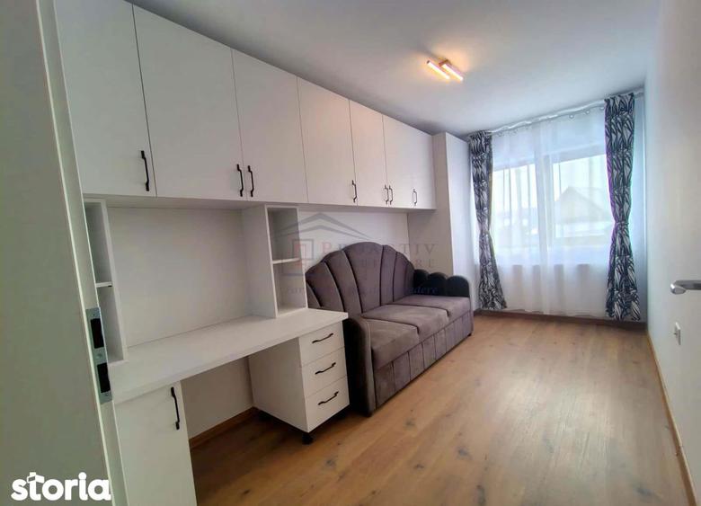 Apartament cu 3 camere, mobilat în Ipotești