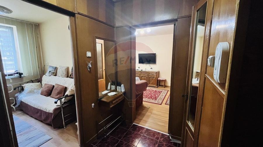 Apartament cu 2 camere semidecomandat, mobilat în Rogerius