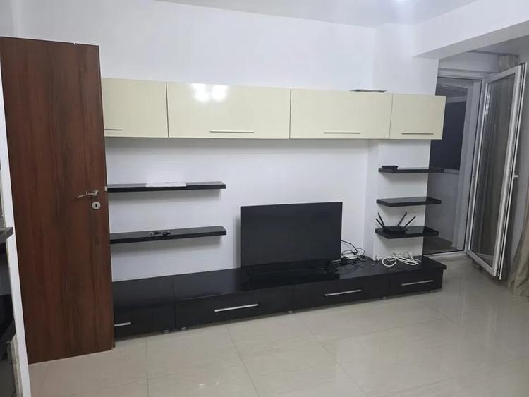 Apartament cu 2 camere decomandat, mobilat în Energia