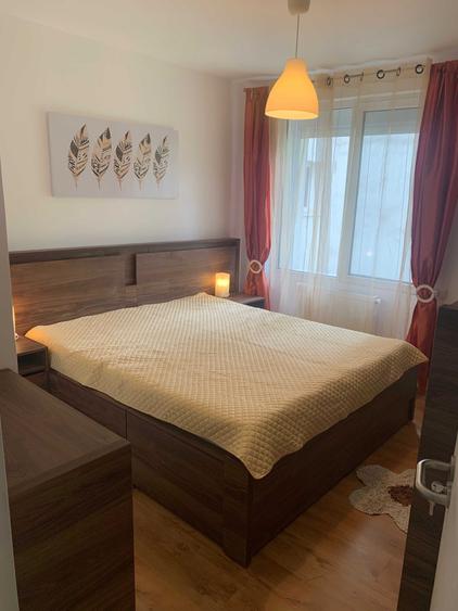Apartament cu 3 camere decomandat în Titan