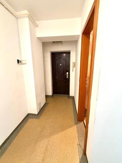 Apartament cu 3 camere decomandat în Ștefan cel Mare