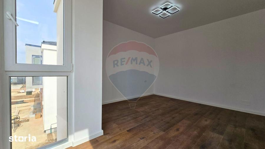 Casă cu 4 camere cu Teren 187 Mp în Tunari