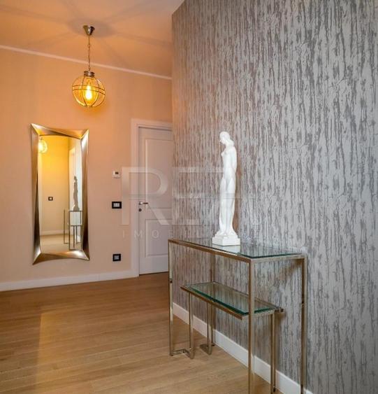 Apartament cu 4 camere decomandat, mobilat în Aviației