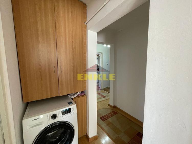 Apartament cu 4 camere decomandat în Central