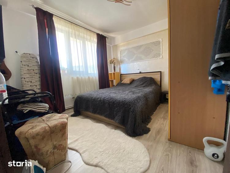 Apartament cu 3 camere în Micro 19