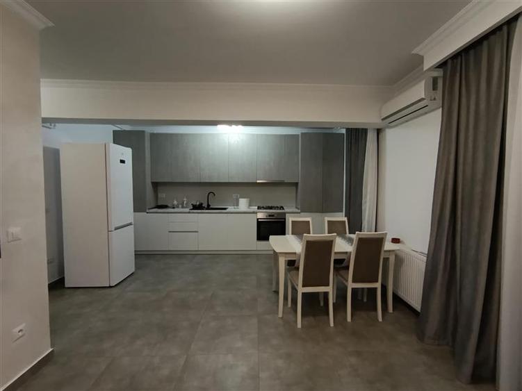 Apartament cu 3 camere decomandat, mobilat în Albert