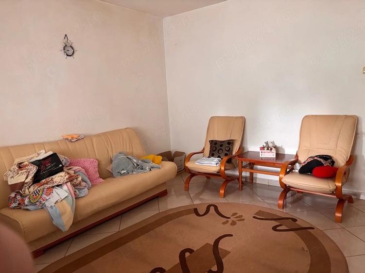Apartament cu 2 camere decomandat în 1 Decembrie