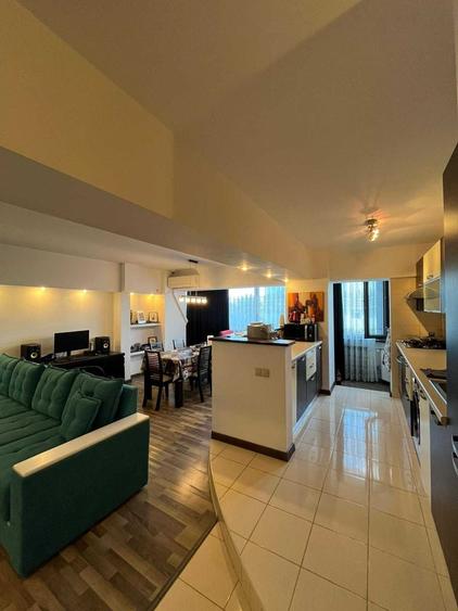 Apartament cu 2 camere decomandat în Casa de Cultură